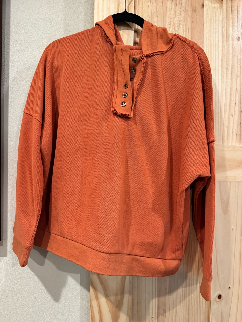 Button-Neck Hoodie Sweatshirt in Burnt Orange